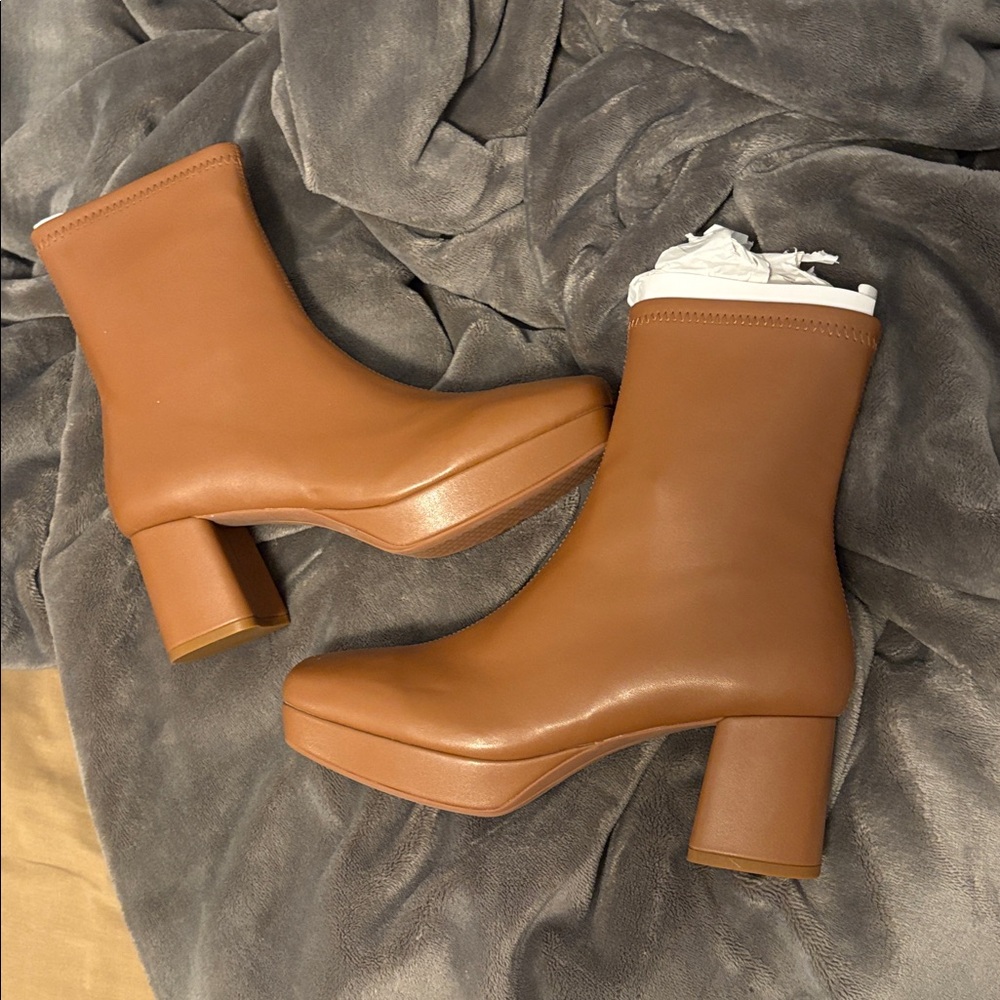 NWT Aerosoles Sussex Platform Ankle Bootie - Picture 8 of 12
